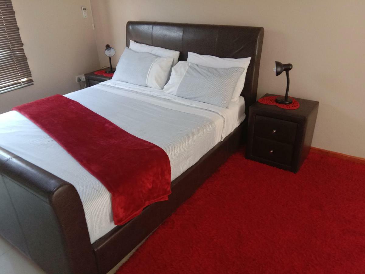 Tap'S Home Away From Home Gaborone Buitenkant foto