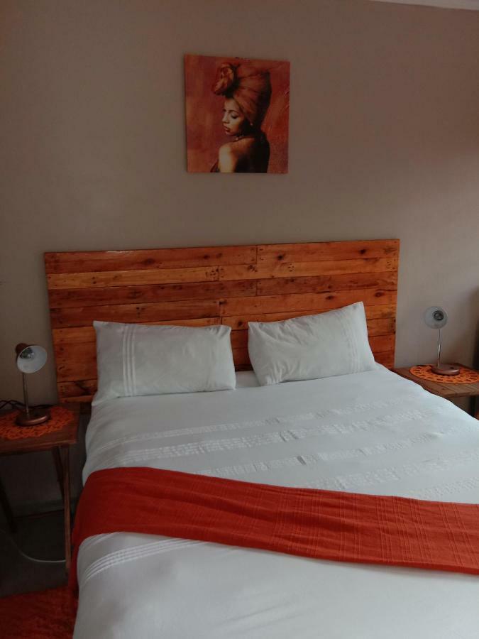 Tap'S Home Away From Home Gaborone Buitenkant foto